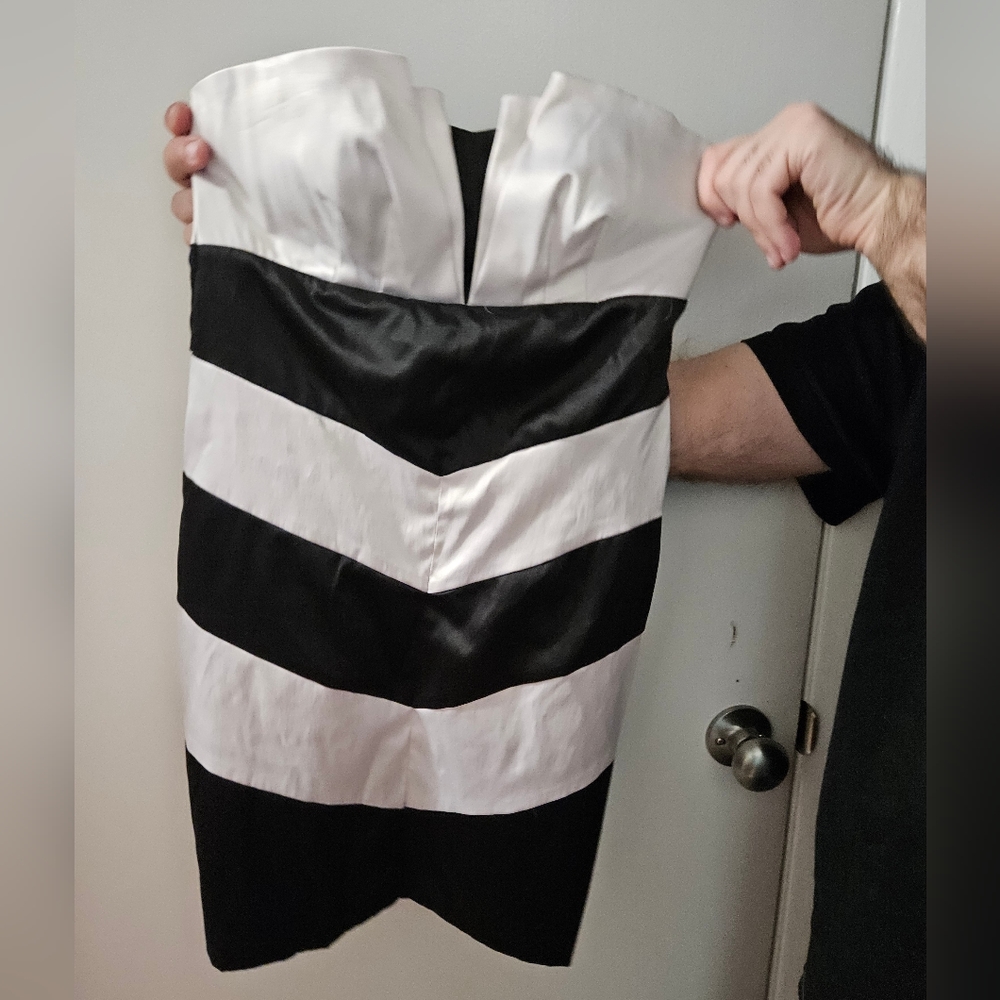 Black and white chevron stripe mini dress, size 6
